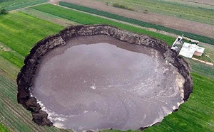 外星人幹的? 墨西哥「天坑」之謎終於大揭密.....