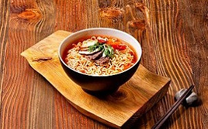 泡麵價格飛升甚至比一頓外賣貴 中國年輕人抱怨越來越吃不起