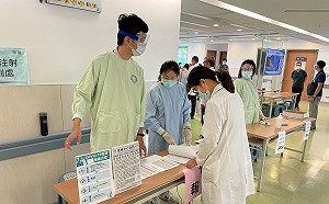 鑽漏洞連2次打殘劑? 林秉樞持機票以「緊急出國」為由到中榮打莫德納