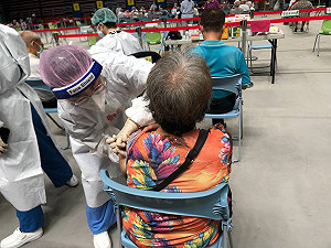 屏東79歲老婦施打莫德納隔天死亡 死因待釐清