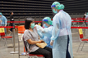 高雄一幼教人員接種後昏倒  市府：醫師繼續評估了解中