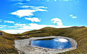 微解封》台東校園及體育場所屬室內運動場館仍不開放 嘉明湖步道暫不開放