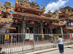 微解封》維持三級警戒標準   新北宮廟和教會仍不開放