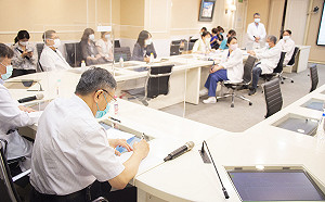 萬芳醫院傳非法看護染疫 北市府：上周就向中央反映非法移工打疫苗