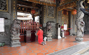 大龍峒保安宮對公投表態 董事長廖武治：四個不同意