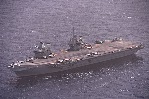 「伊麗莎白女王號」航母傳百人染新冠 英國防部：已接種2劑疫苗.不影響部署