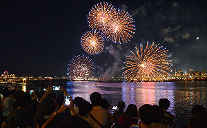 七夕煙火秀沒了！「大稻埕情人節」延至10/16  台北燈節再延到耶誔