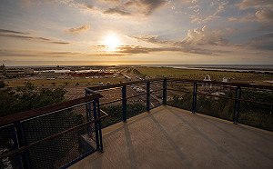 疫苗接種站拚特色 高雄展覽館、南寮漁港享夕陽海景