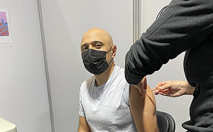 打完兩劑也沒用?英國衛生部長傳出確診