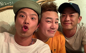 只想離你近一點!Junior赴小鬼長眠地 親筆寫下「二哥愛你」