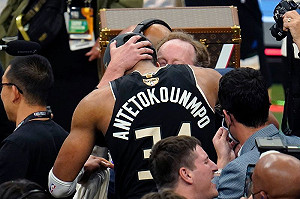 NBA/擊碎所有質疑 字母哥率公鹿奪冠後激動落淚