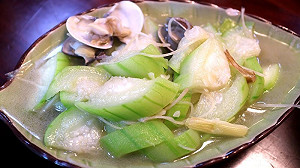 炒絲瓜出水多太困擾?大廚曝「1神招」解救:翠綠又鮮甜