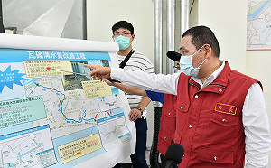 防疫、防汛並重 侯友宜視察永和疫苗接種站及抽水站整備工作