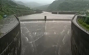 (影)烟花颱風雨量驚人 員山子分洪道今晨6:10啟動