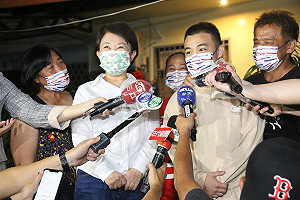 楊勇緯奪奧運柔道銀牌 盧秀燕赴家中道賀大讚「台中之光！」