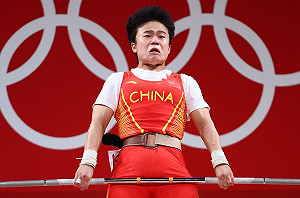 這樣也辱華?不滿中國舉重奪金選手照太醜 中國大使館氣炸嗆路透社