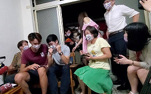 陳玟卉東奧舉重奪銅瞬間  全家人高興大叫