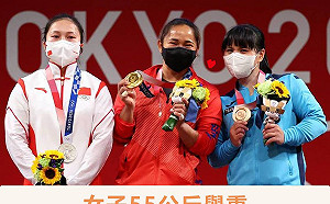菲選手奪金貼季軍合照 亞軍中國奧嘟嘟網笑僵屍隊