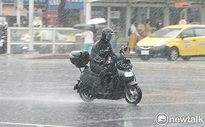快訊》西南風、午後對流夾擊!氣象局:14縣市豪大雨特報