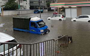 對流雲胞移入「龜山水淹半個輪胎」!彭啟明:雨勢現在還不是最強