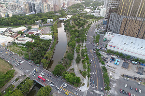高雄龍德新路超前完工通車 紓解大順路車流