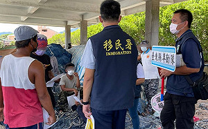 開放合法居留外籍人士打疫苗 移民署加強宣導