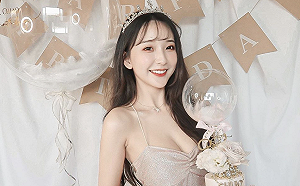 甜美系網美在家慶生!「林襄」一驚:你才22歲