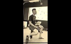 (影)被羽球耽誤?王齊麟高歌影片曝 粉絲:快開演唱會「耳朵懷孕了」