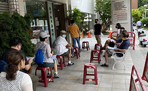 力拚疫苗施打率 百大良醫林子凱善用騎樓設計分流獲好評