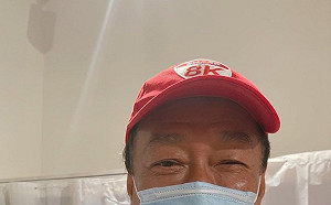 郭董在歐洲打疫苗 王定宇:澄清國民黨散播的2個謠言