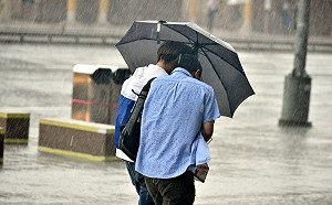 暴雨狂炸!1張圖看各地風雨時程