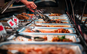 開放內用還不敢去?男衝buffet驚呆