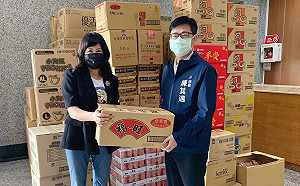 不分黨派送物資到原鄉  陳其邁讚民間愛心