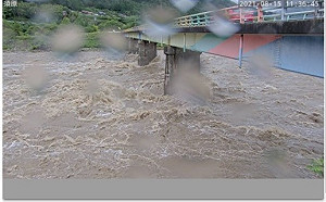 日本長野土石流釀5死傷 福岡婦人受困土石堆 警消持續搜救