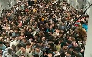 挽回逃亡民心 塔利班宣布大赦 美3軍事基地擬接收2.2萬撤離的阿富汗人