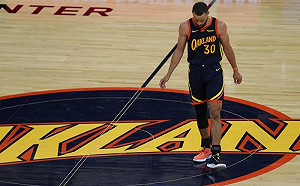 湖勇開幕戰對決　詹皇再度大戰柯瑞