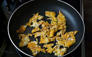 炒蛋加1海鮮超銷魂！他曝烹飪3步驟