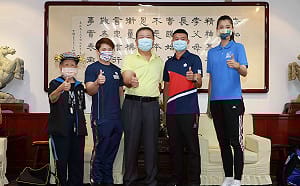 為東奧選手喝采 新北議長蔣根煌親贈奪牌獎勵金