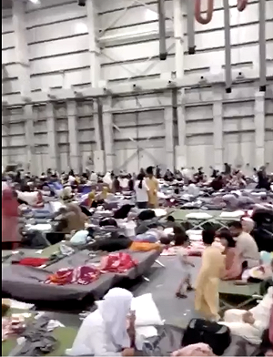 (影)逃亡悲歌！600多人共用廁所  阿富汗難民嘆：不知未來何去何從