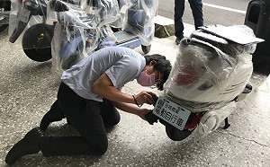 11/30電動二輪車掛牌上路！移工購車強制檢附「雇主同意書」