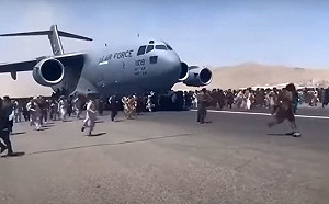 阿富汗逃亡2人從美軍機墜落   遺體身分曝光：其中1人為醫生