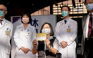 蔡英文接種完高端疫苗 第一句竟是：這樣就結束了？