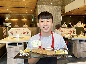 用餐收驚喜！「耶嫩」離職大受祝福