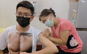 黃守達打高端「秀肌肉」？ 賴品妤笑歪：肌肉是借誰的