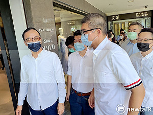 趙少康「戰鬥藍」掀派系之爭？ 朱立倫：我當主席只有「正藍」一個派系