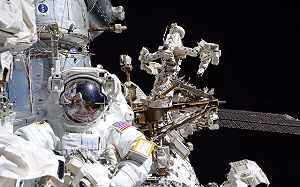 NASA太空行走突然臨時推遲 太空人出現輕微健康問題