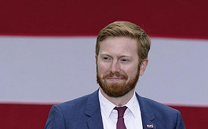 蹭新聞熱度挨轟！阿富汗已亂到不行 2美國會議員還私自飛抵喀布爾機場