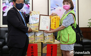 南市議會捐普渡愛心奶粉  創世基金會扶助植物人受惠