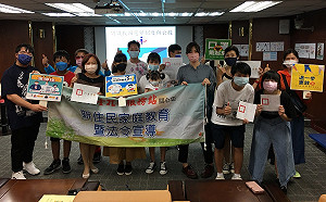 新住民子女看台灣公投 分享母國的投票文化