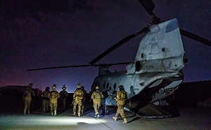 最後一架C-17已起飛 美軍全數撤出阿富汗 塔利班鳴槍慶祝1小時